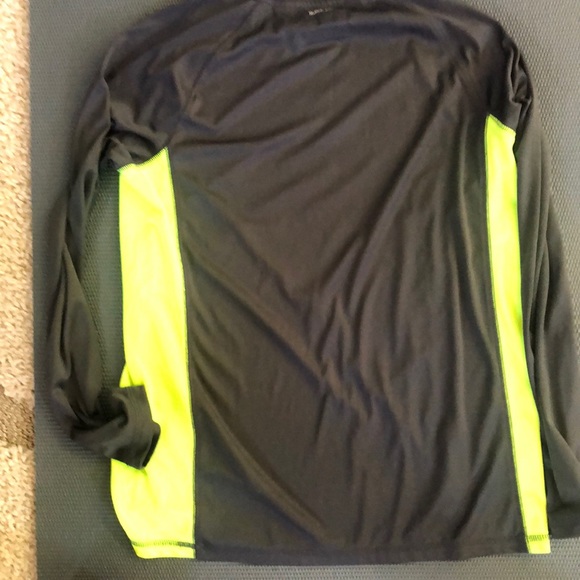 🖤Teen boys Xersion Athletics shirt🖤 - Picture 4 of 5